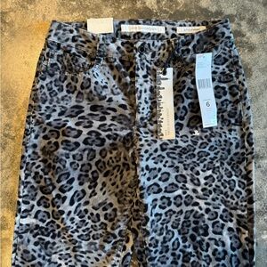 Jones New York Leopard Print Corduroy/Velvet Jeans Size 6 NWT